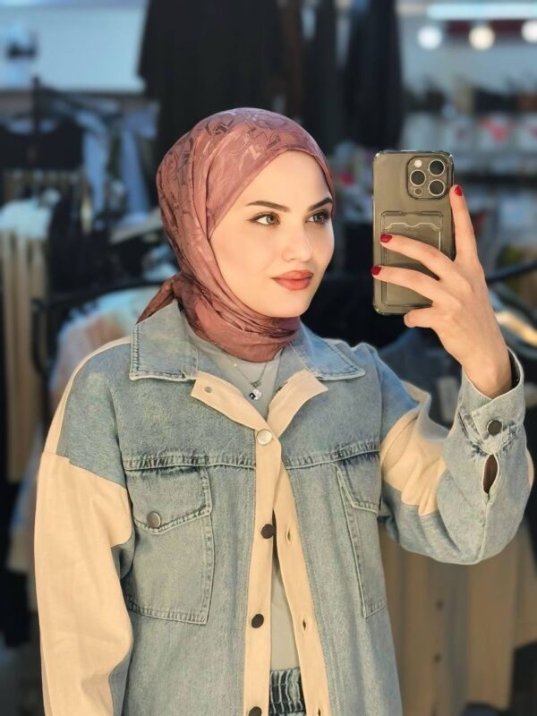 شال جاكار لامع