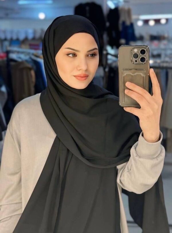 ⁦شال حرير المدينة ثقيل⁩ - الصورة ⁦3⁩