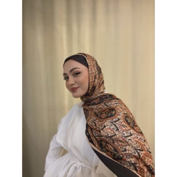 ⁦شال ستن ثقيل⁩ - الصورة ⁦3⁩