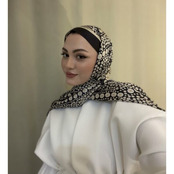 ⁦شال ستن ثقيل⁩ - الصورة ⁦3⁩