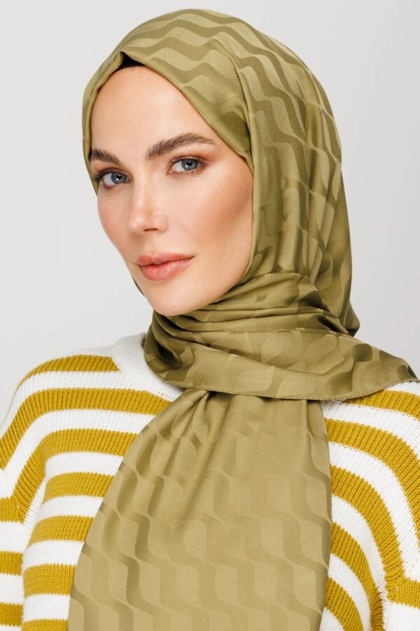 ⁦شال جاكار حريري⁩ - الصورة ⁦4⁩