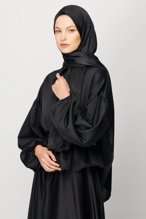 ⁦شال جاكار لامع⁩ - الصورة ⁦4⁩