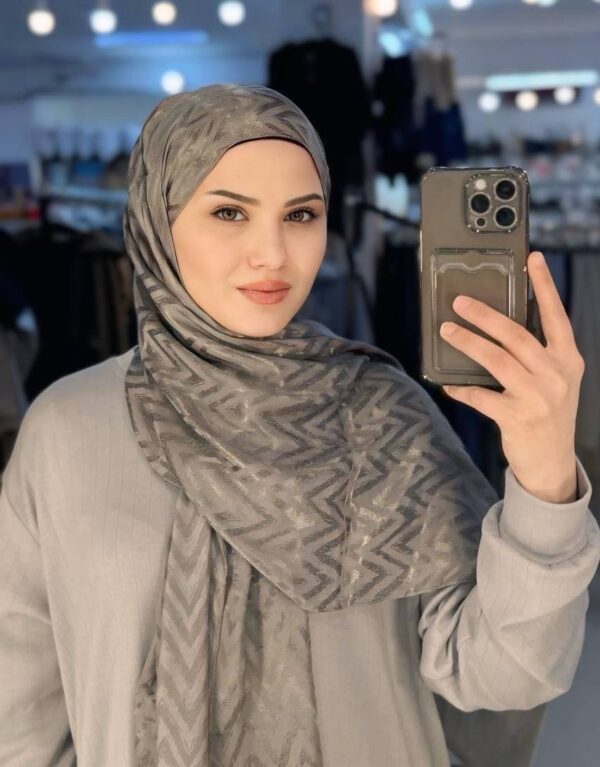 ⁦شال جاكار لامع⁩ - الصورة ⁦3⁩
